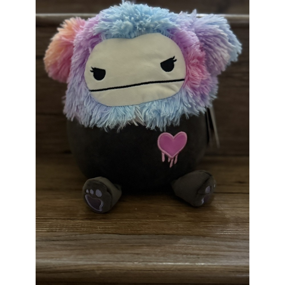 (NEW With‎ Tags) Frumpy The EMO Valentines Black Bigfoot 8in Squishmallow Plush